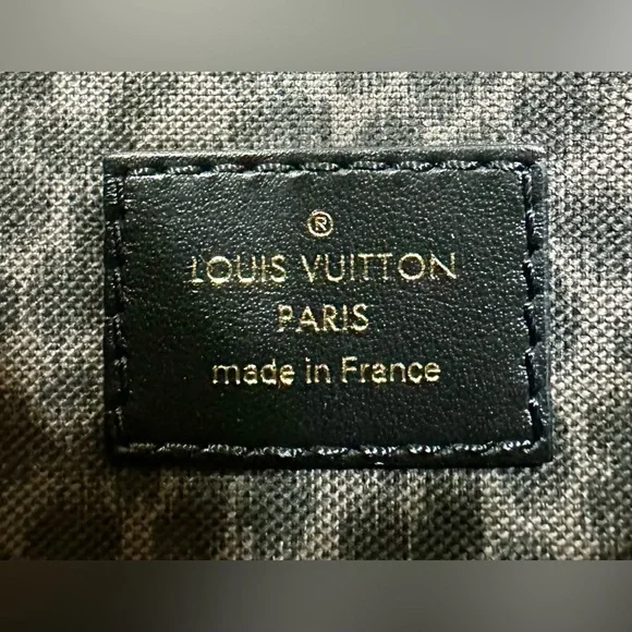 Louis Vuitton WILD AT HEART NEVERFULL WRISTLET POUCH - Picture 13 of 16